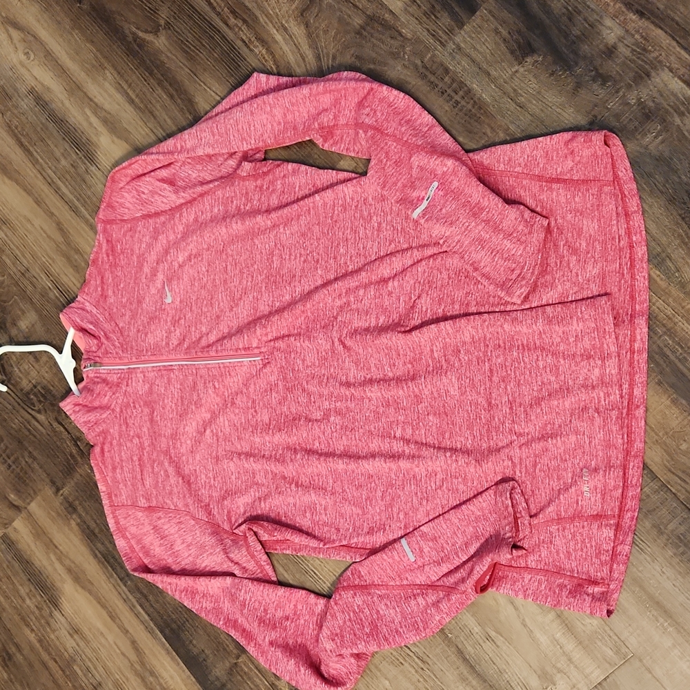 Nike dry fit magenta top